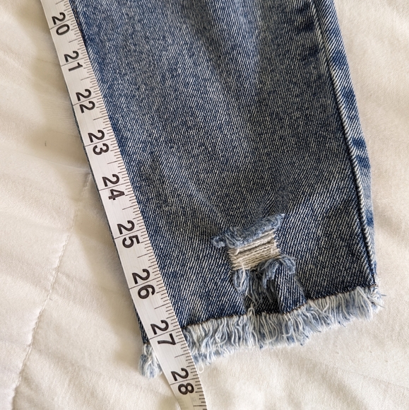 Tinseltown High Rise Distressed Skinny Light Wash Jeans - Picture 9 of 10